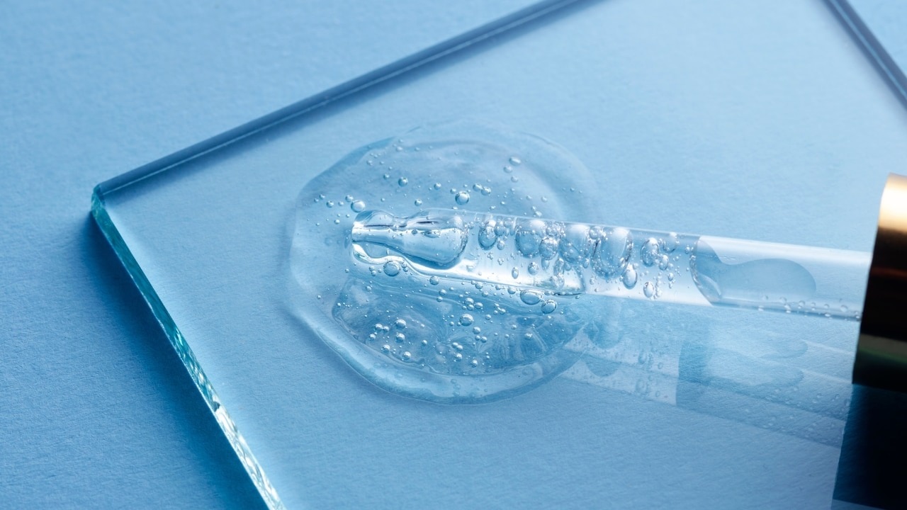 Hyaluronic acid for dry skin