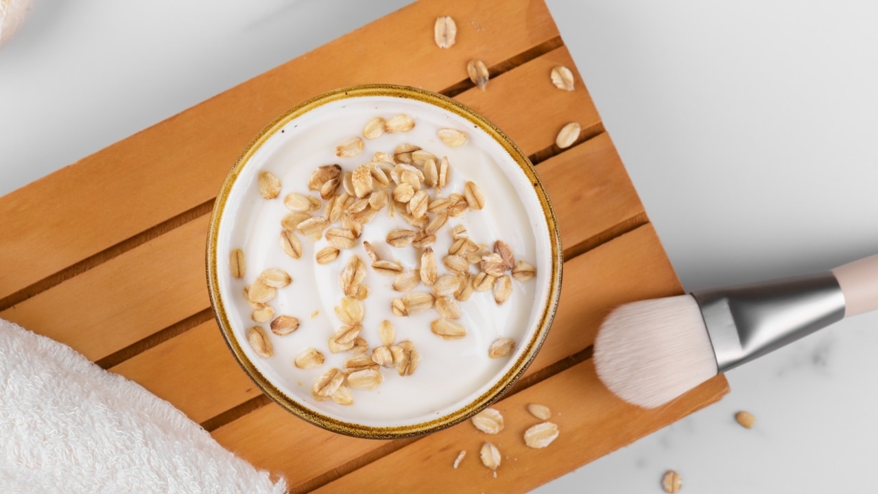 Oatmeal and Yogurt Scrub