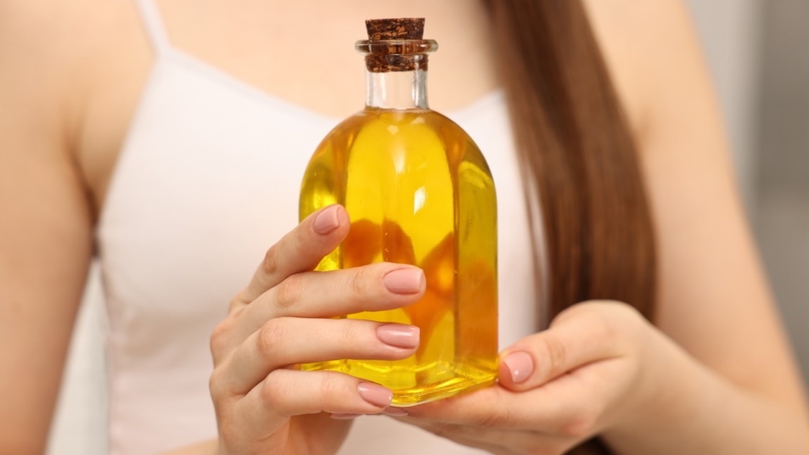 Image of Mustard Oil for Hair: Key Benefits, Uses & How to Apply It the Right Way