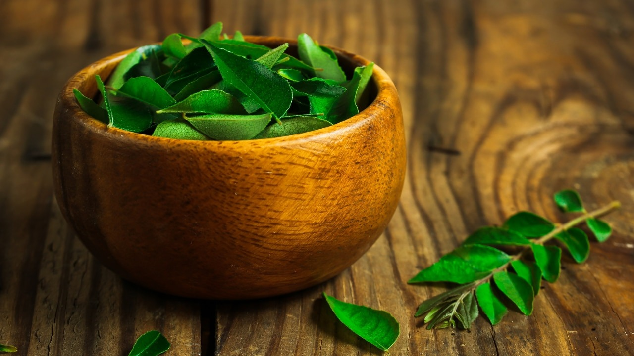 5. Curry leaves and oil