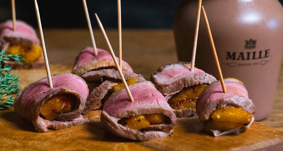 Spiced Duck & Pineapple Canap&eacute;s