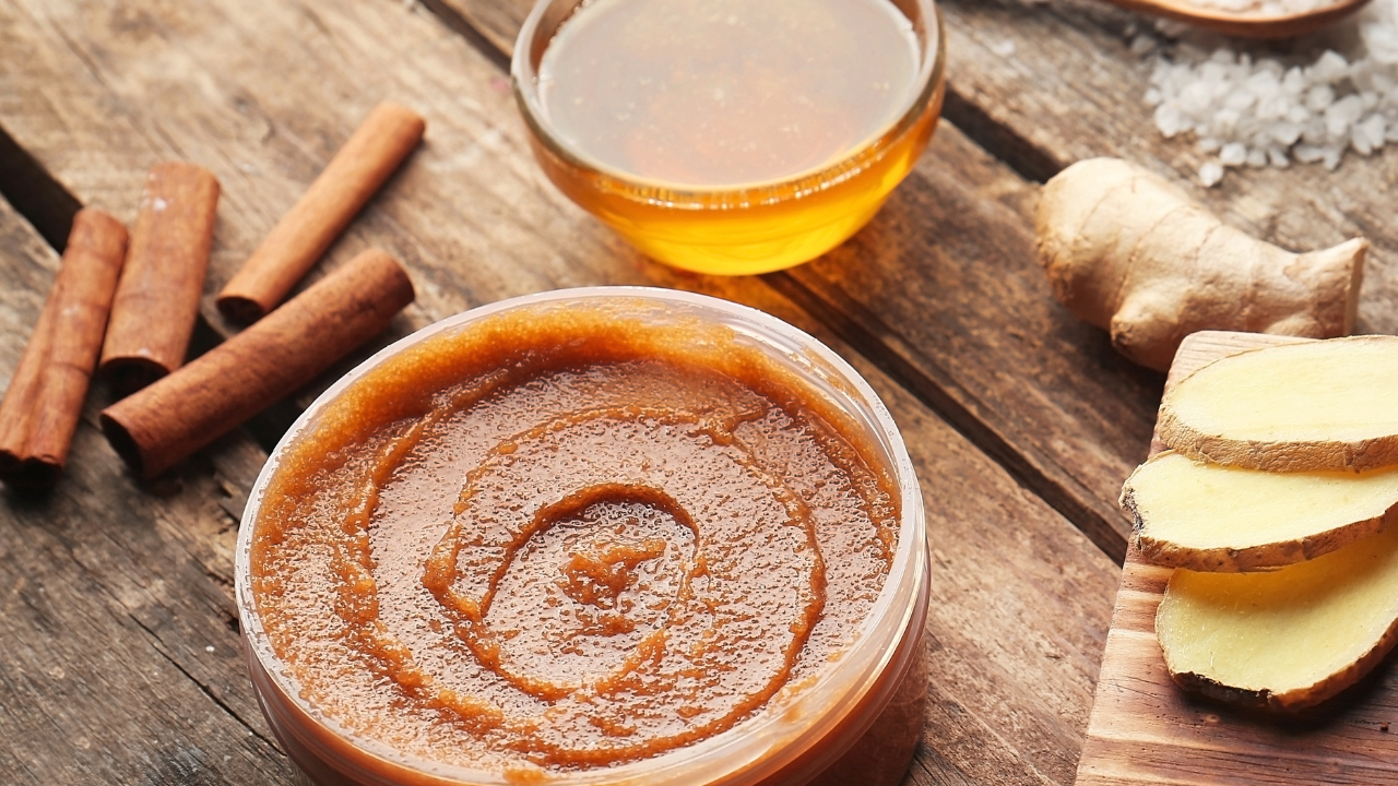 Honey & Oatmeal Scrub Image