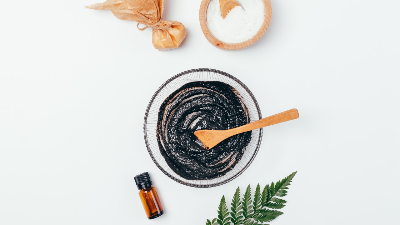 Tea Tree Oil & Clay Scrub Image