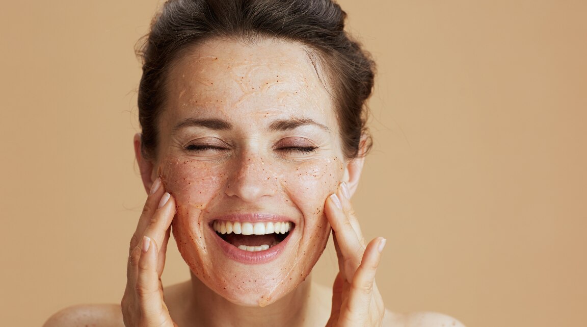 Homemade Face Scrub: Benefits and Easy DIY Recipes