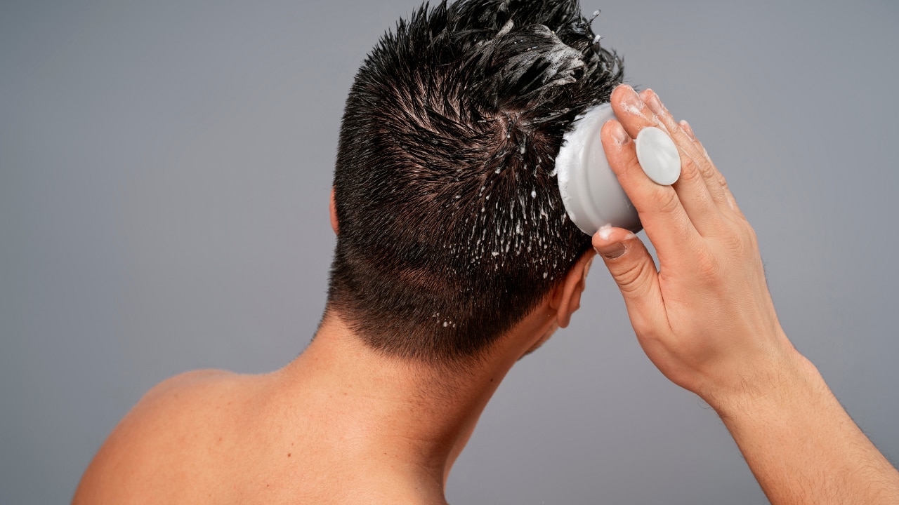 You don't need oil if you use conditioner Image
