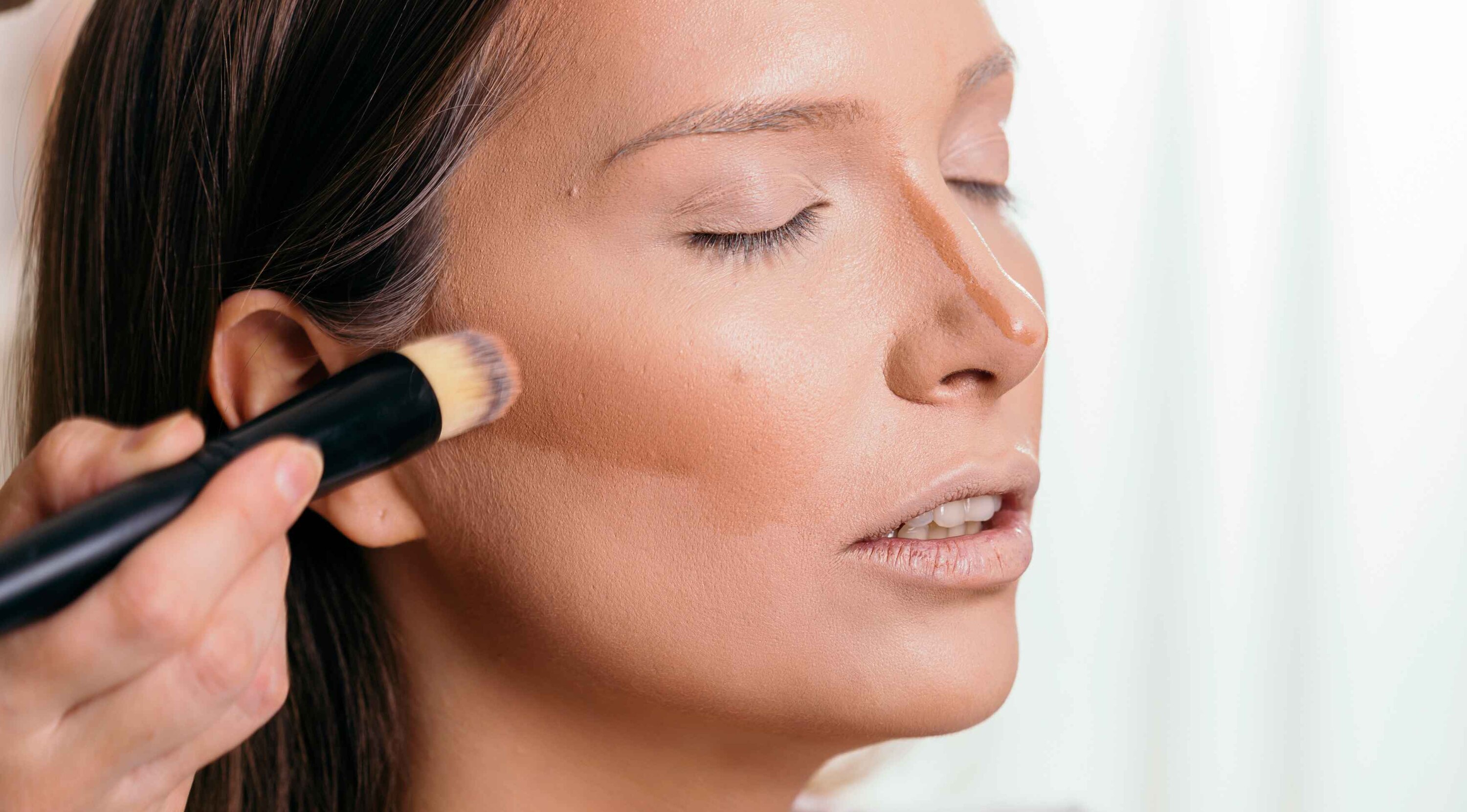Blend using upward strokes for a lifted effect Image
