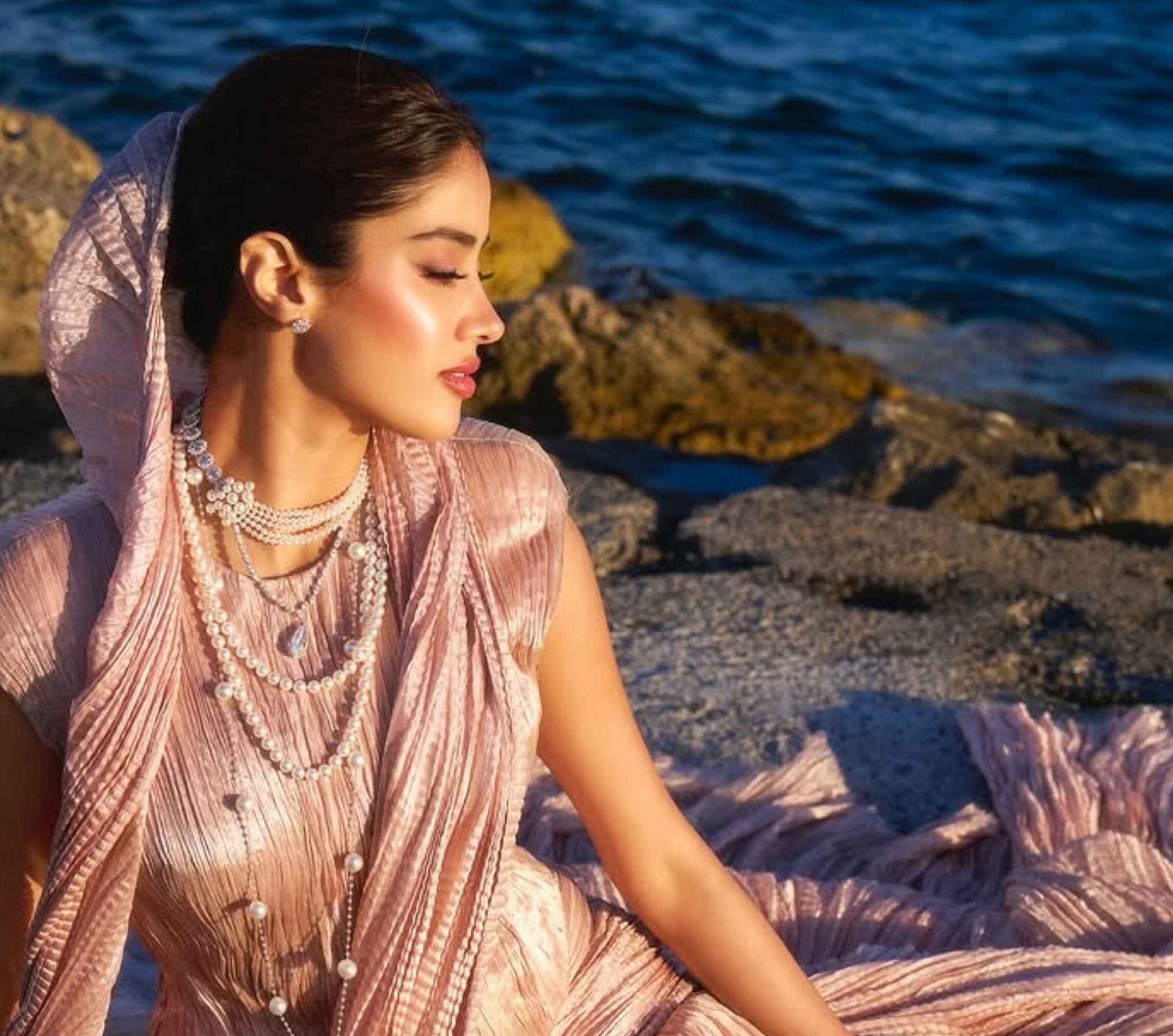 Image of Dewy Makeup Look: How To Nail the Glowing Skin Trend Like a Pro
