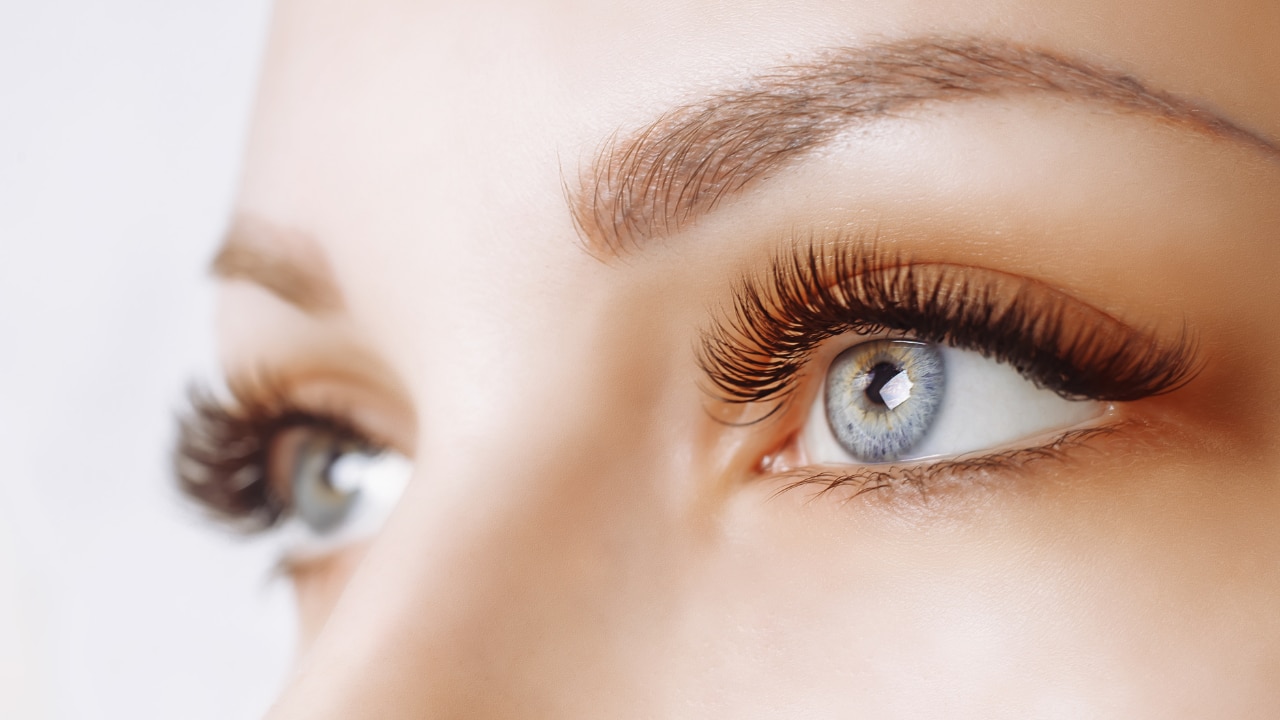 Start with Clean Lashes Image