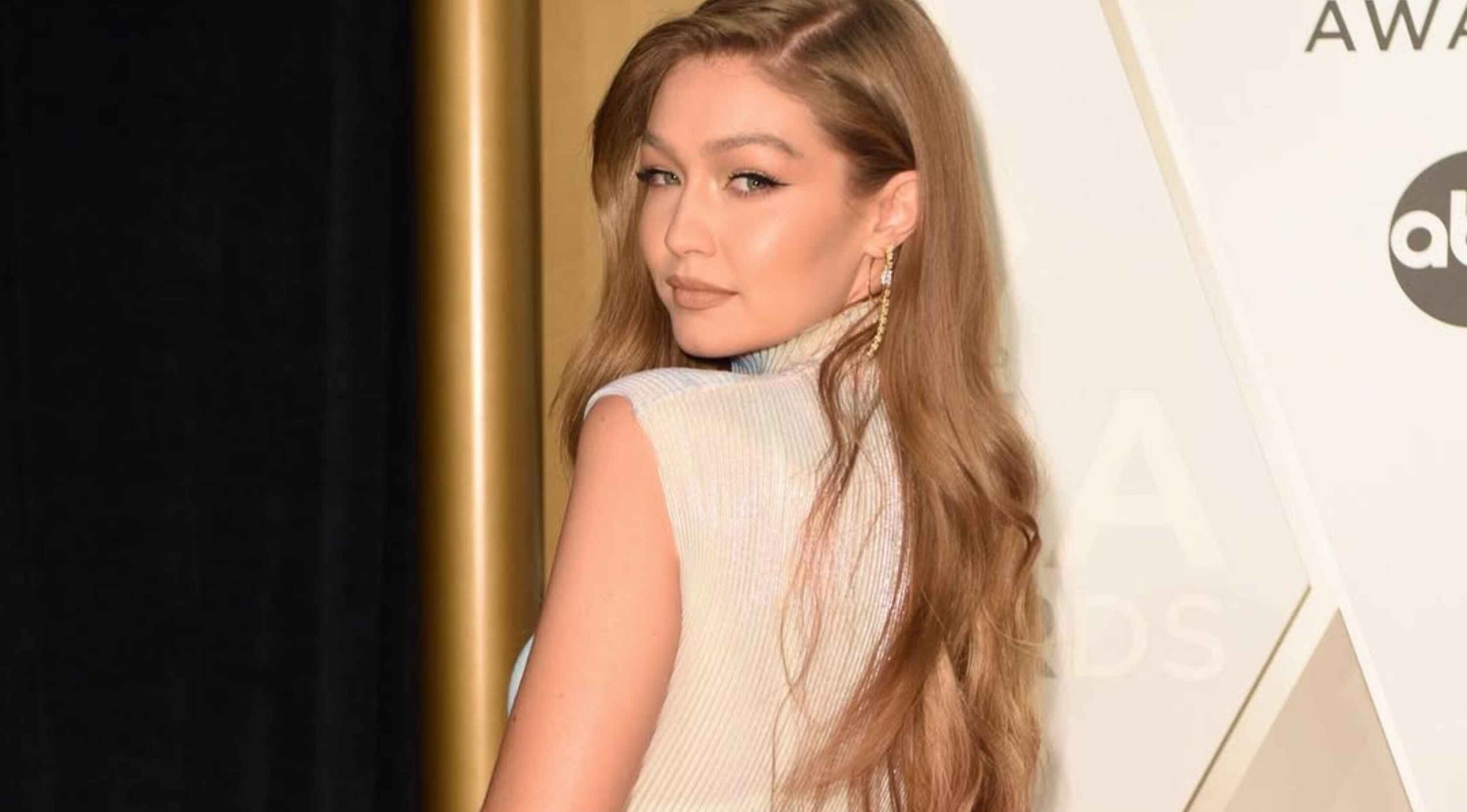 Soft Curls with Side Part Image