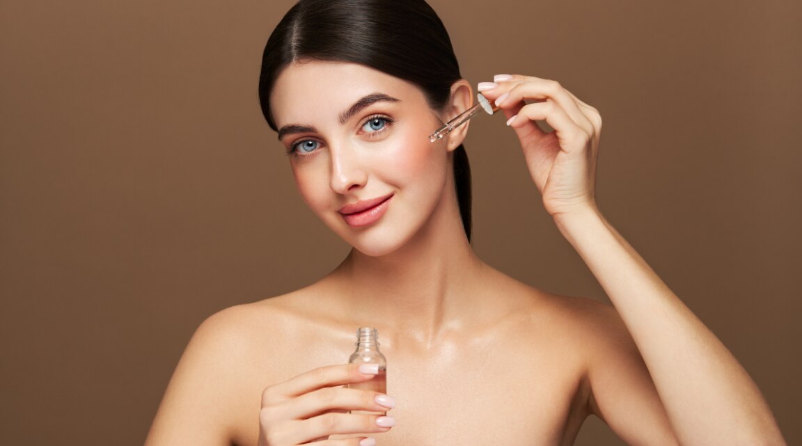 Niacinamide vs Vitamin C: Key Differences, How to Use Safely