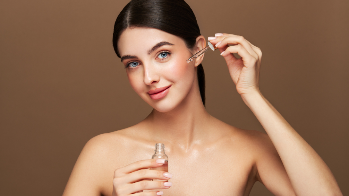 Niacinamide vs Vitamin C: Key Differences, How to Use Safely