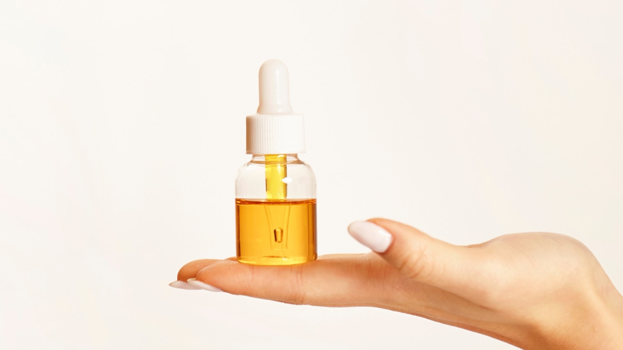 Best Hair Serums for Frizzy Hair Expert Picks Image