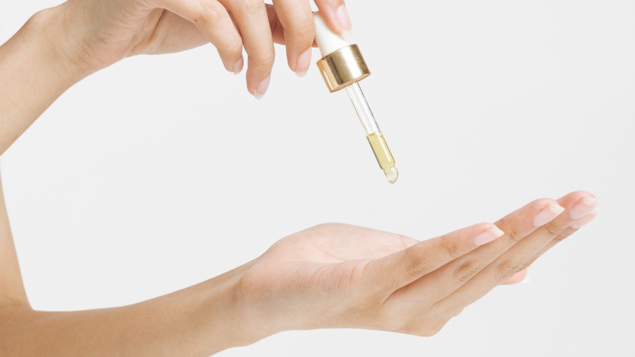 Castor Oil Massage Image
