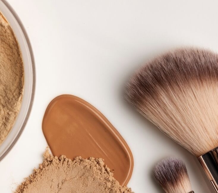 Image of Setting Powder in Makeup: Benefits, How to Use & Choose the Best One for You