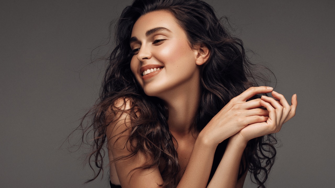 Benefits of  Setting Powder in Makeup Image