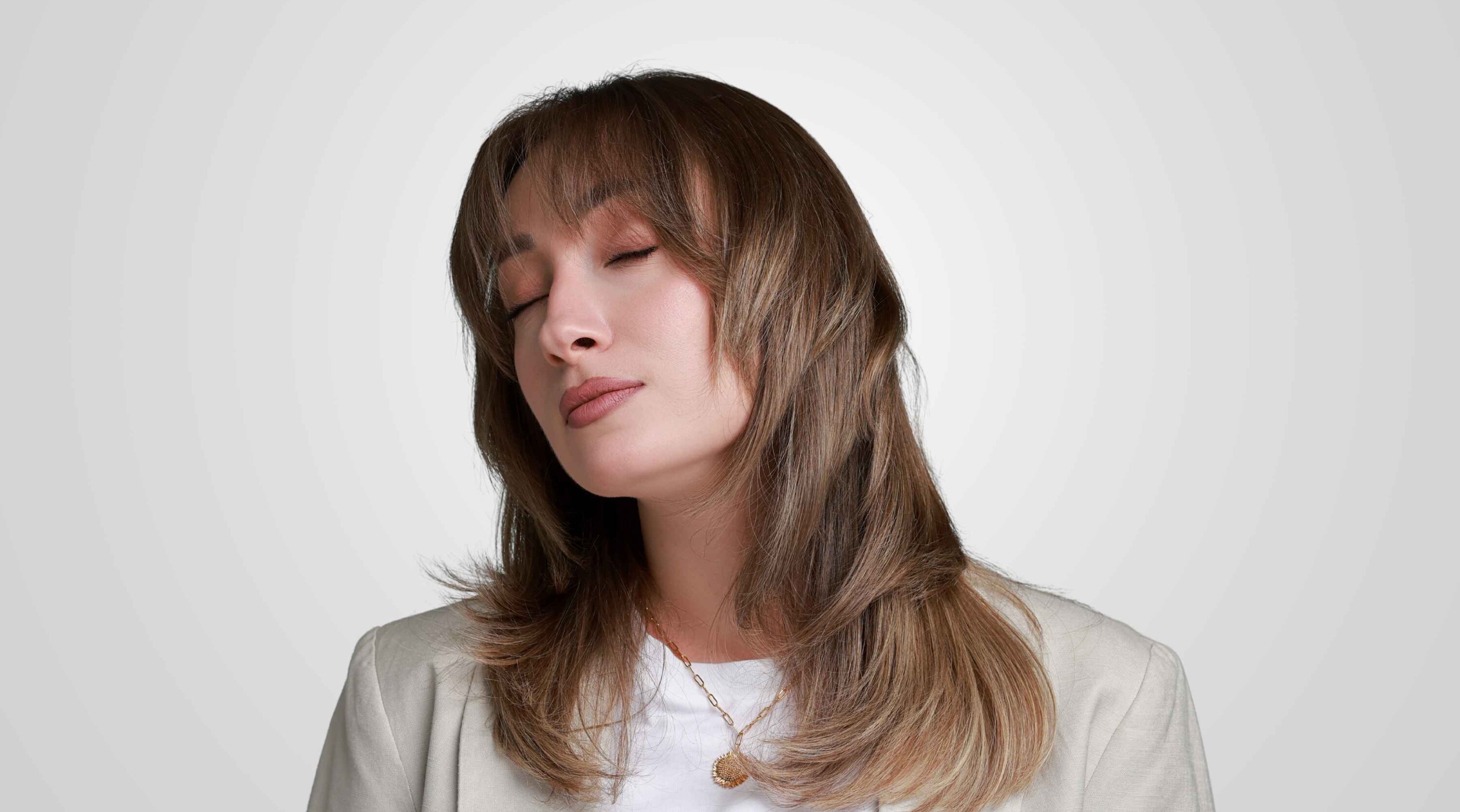 Butterfly Haircut Guide: Styling Tips & Who It Suits