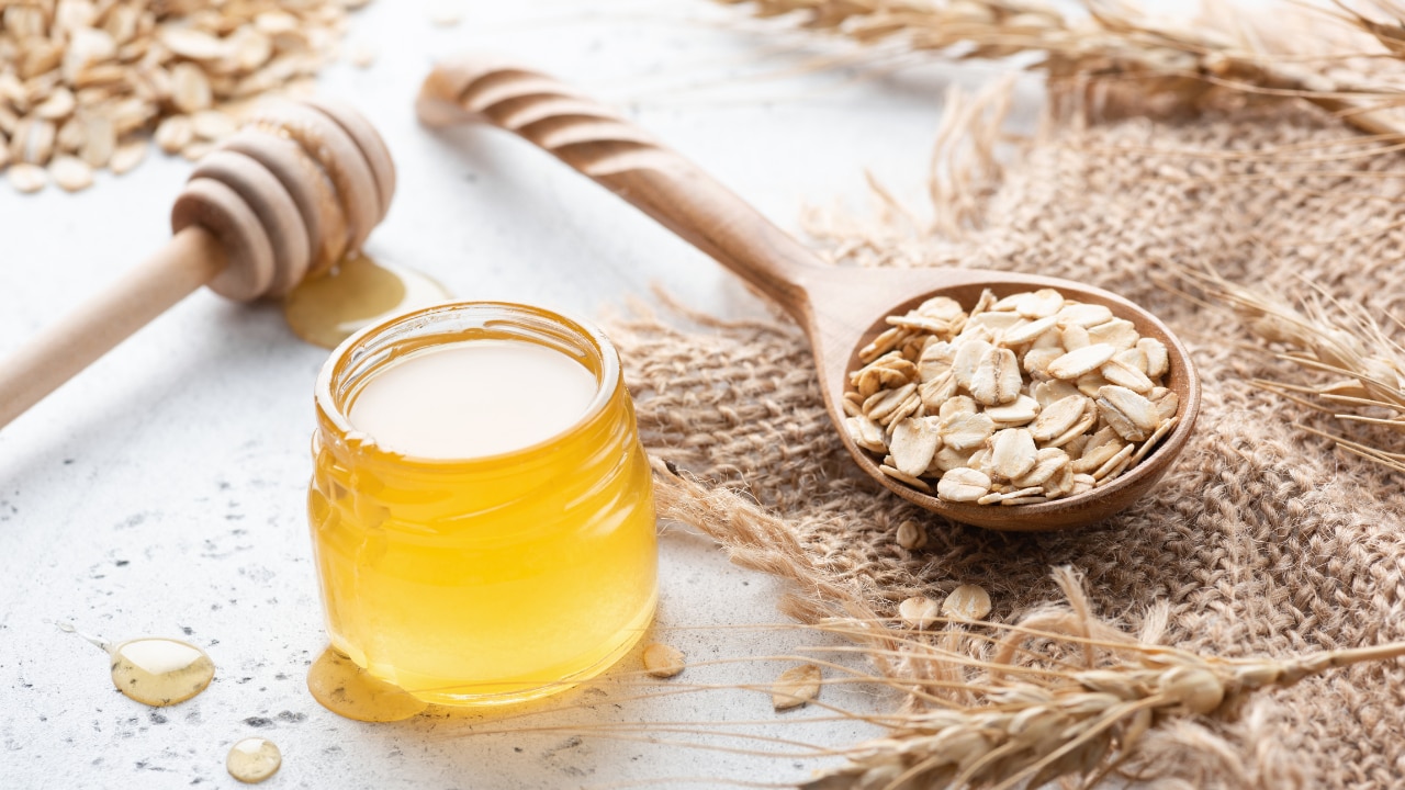 Oatmeal and Honey Face Pack Image