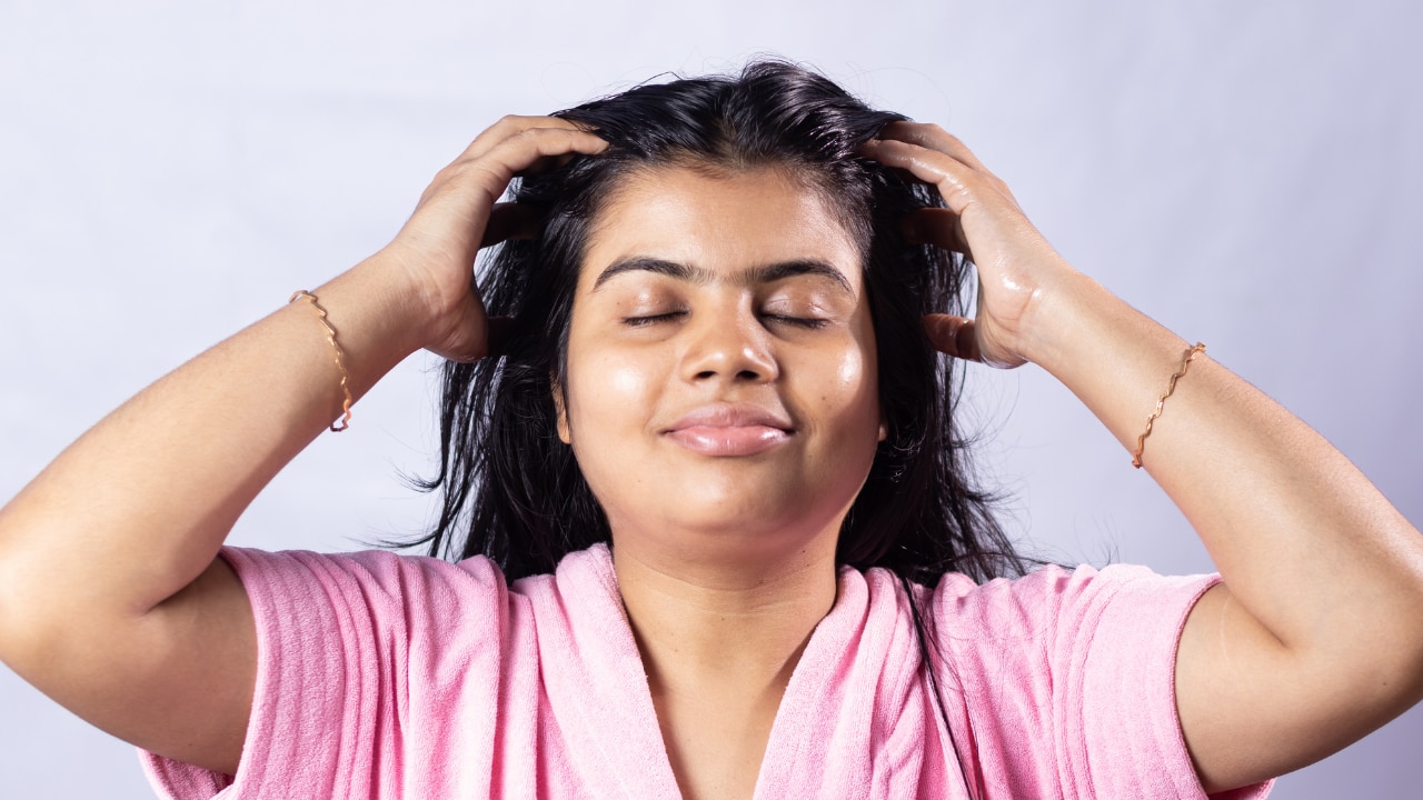 Apply to the scalp
