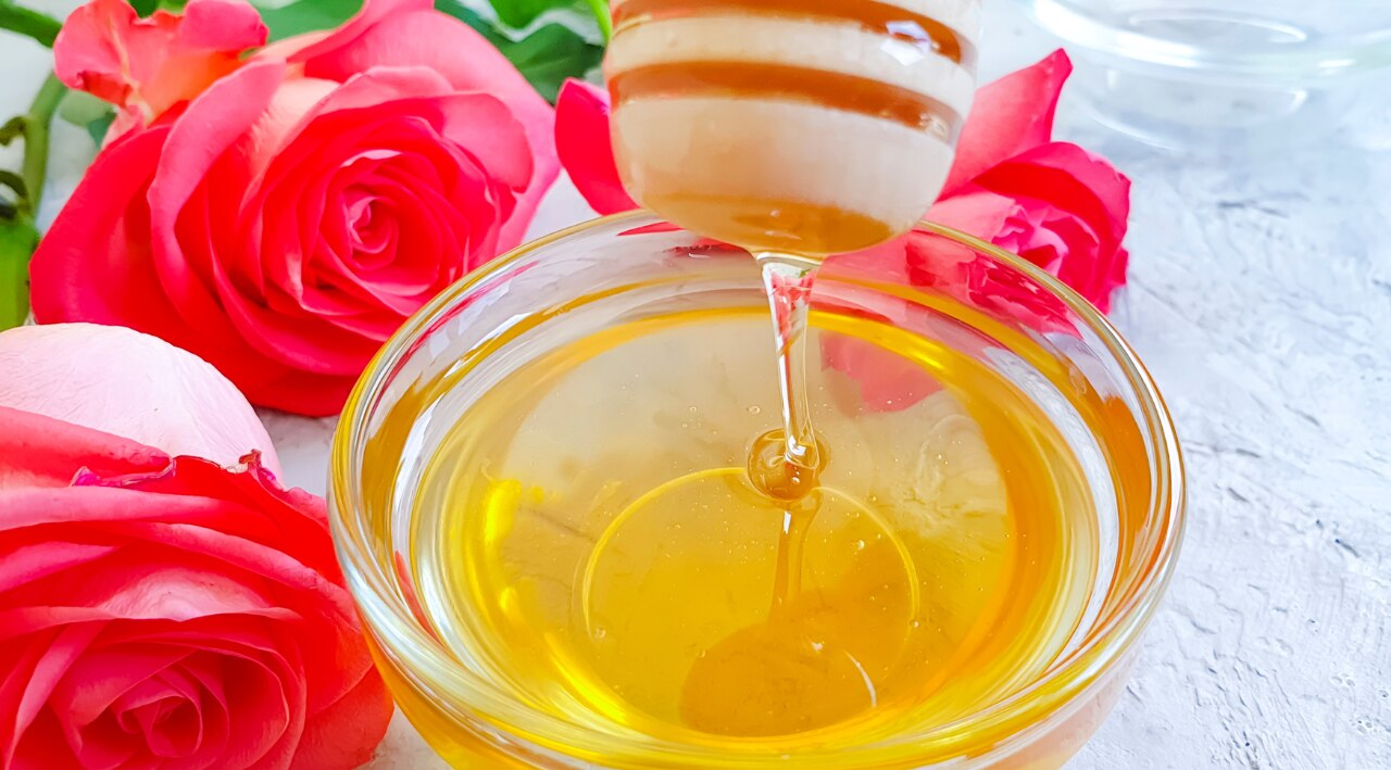 2. Rose and Honey Hydration Pack (For Dry Skin)