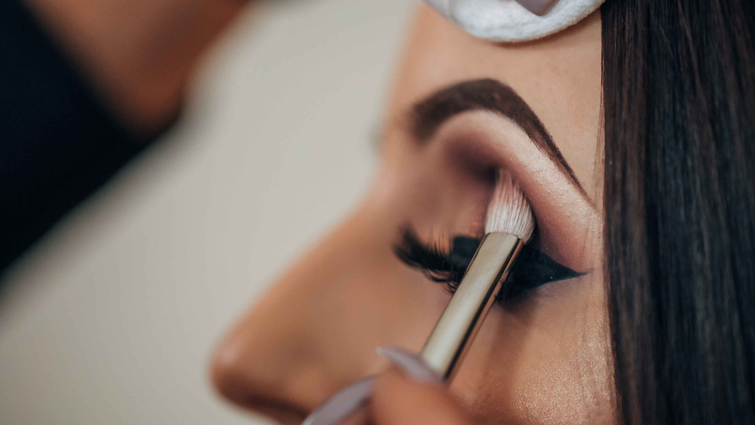 Tips to Make Your Diwali Makeup Last Longer -
