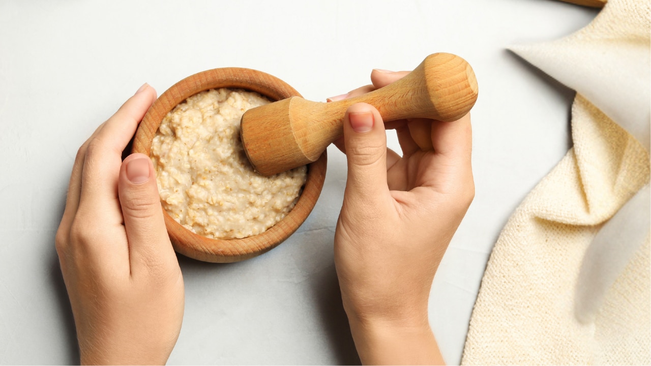 3. Oatmeal and Rose Water Pack
