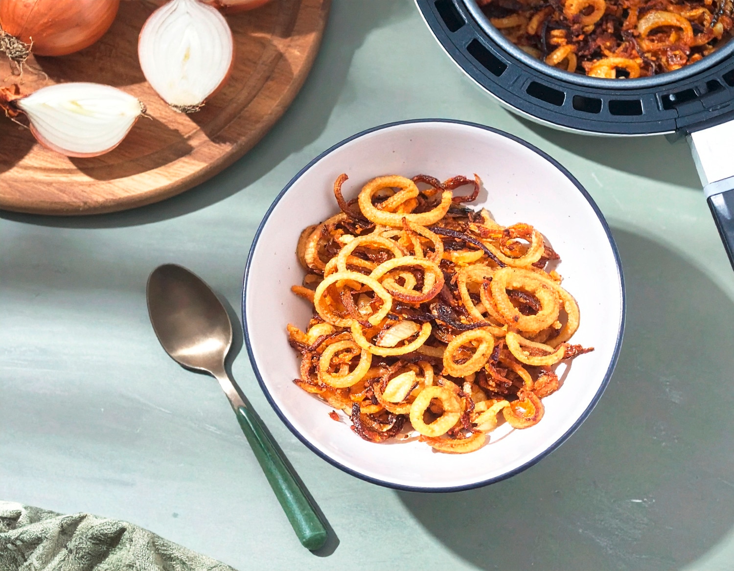 Zwiebeln in der Heißluftfritteuse