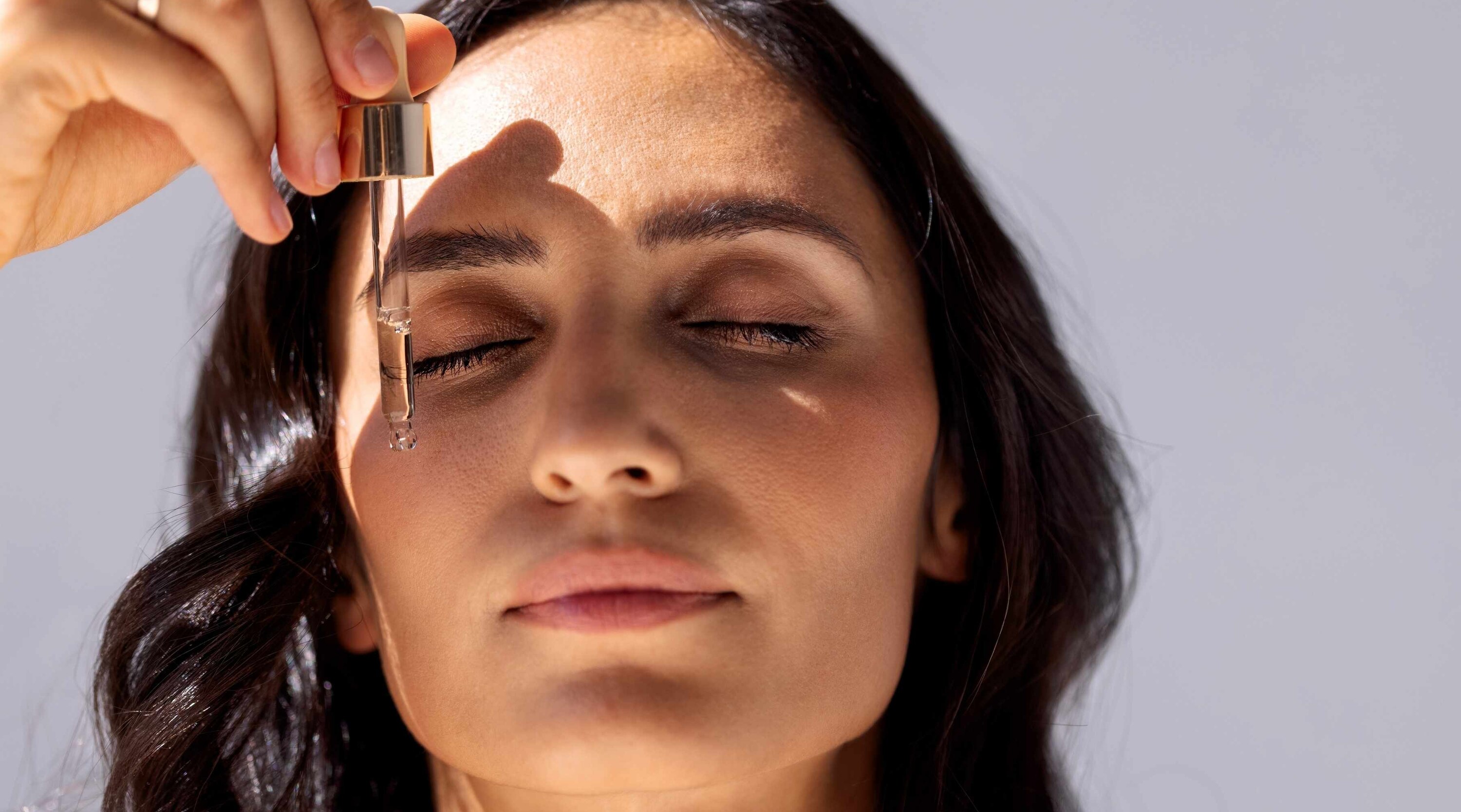 How peptide serums improve skin firmness and hydration