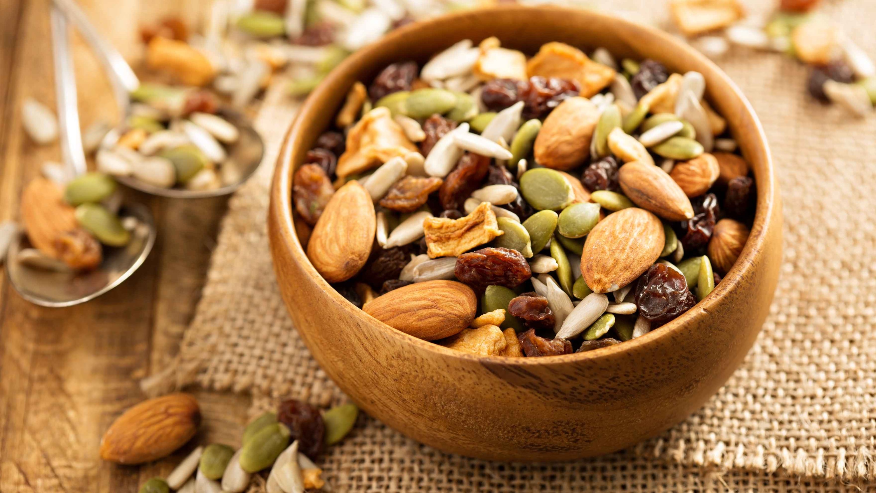 Nuts and seeds (almonds, walnuts, flaxseeds, chia):