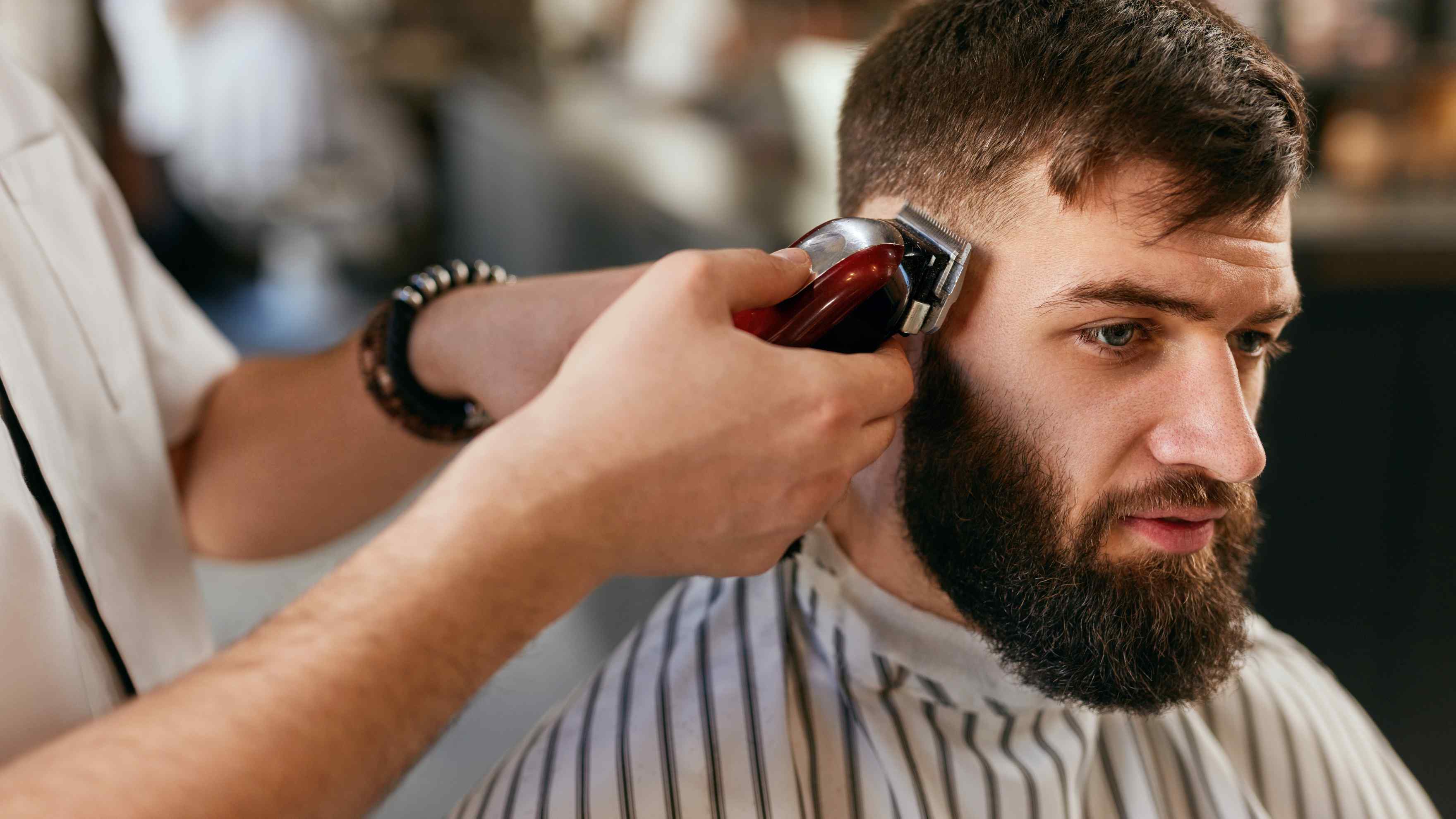 How to Choose the Right Haircut for Your Face Shape