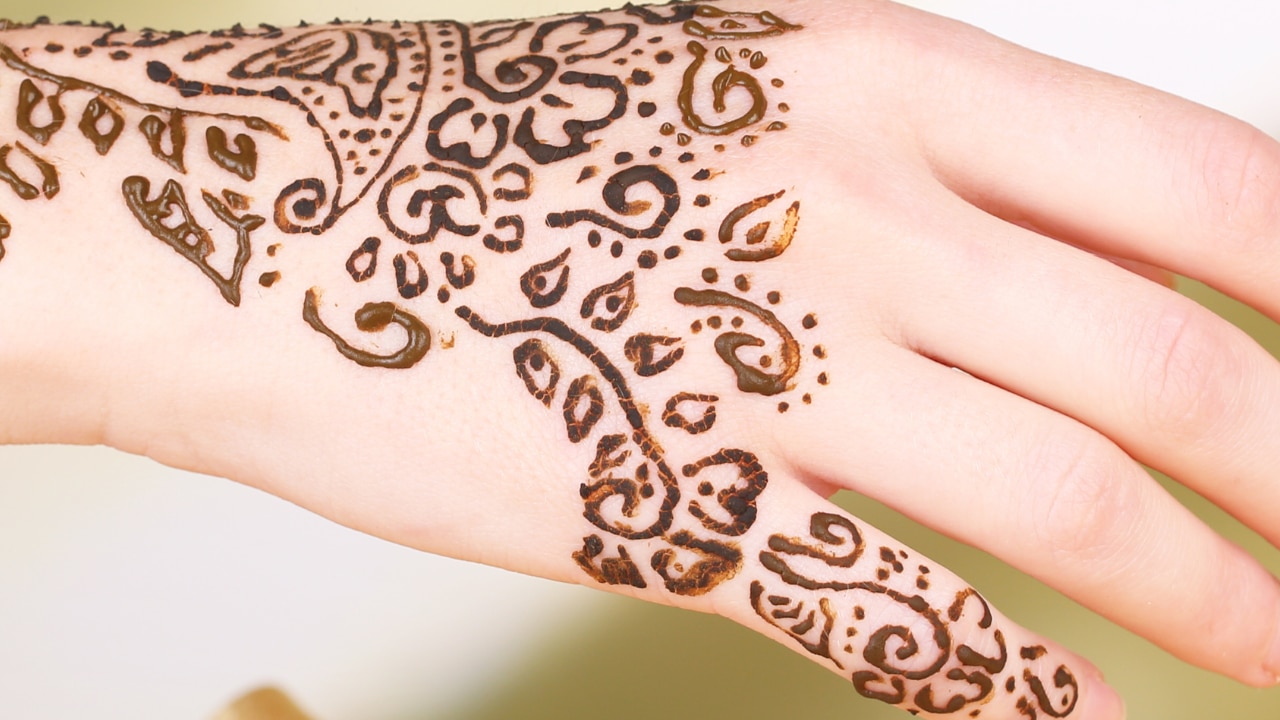 8. Minimal Dot Trail