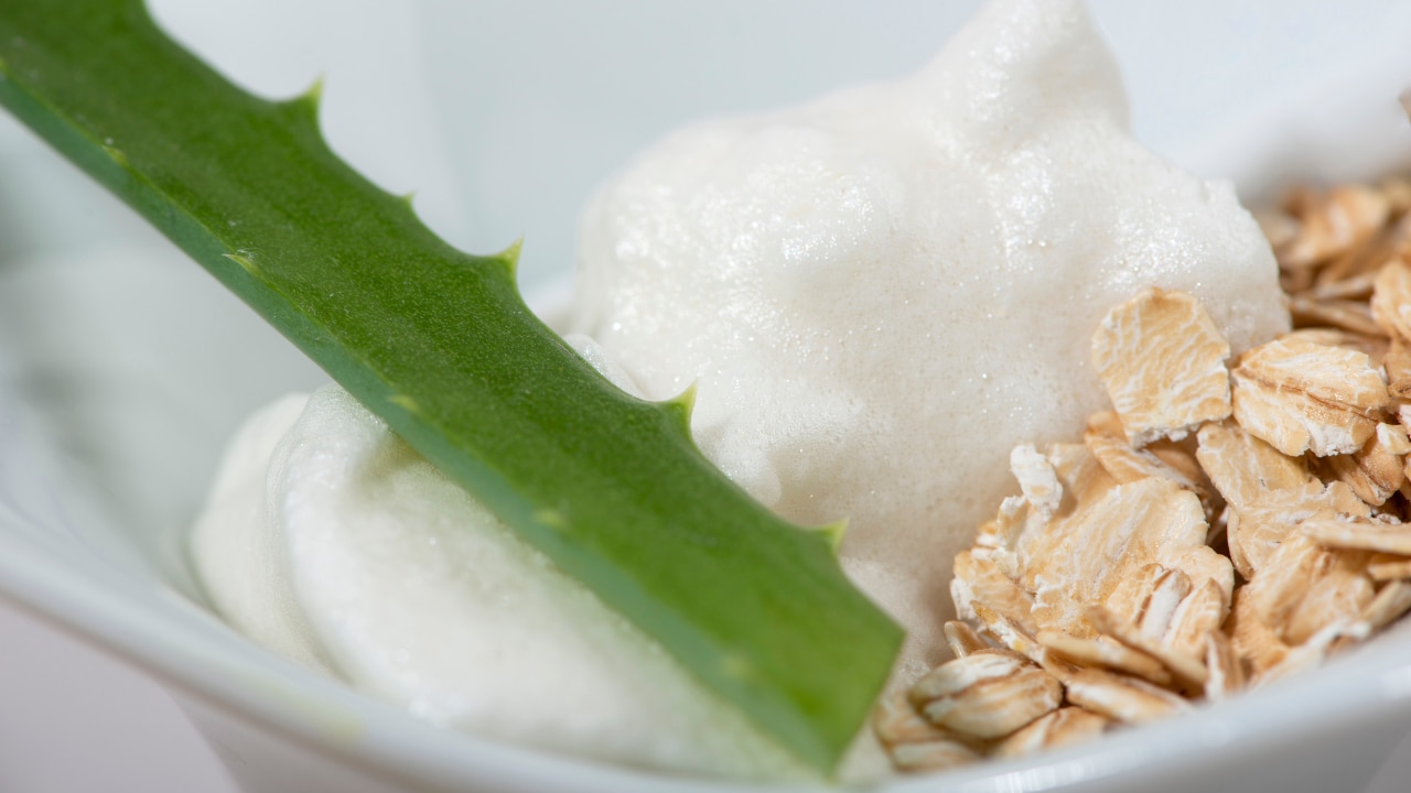 4. Aloe Vera + Oatmeal (for Sensitive & Exfoliating)