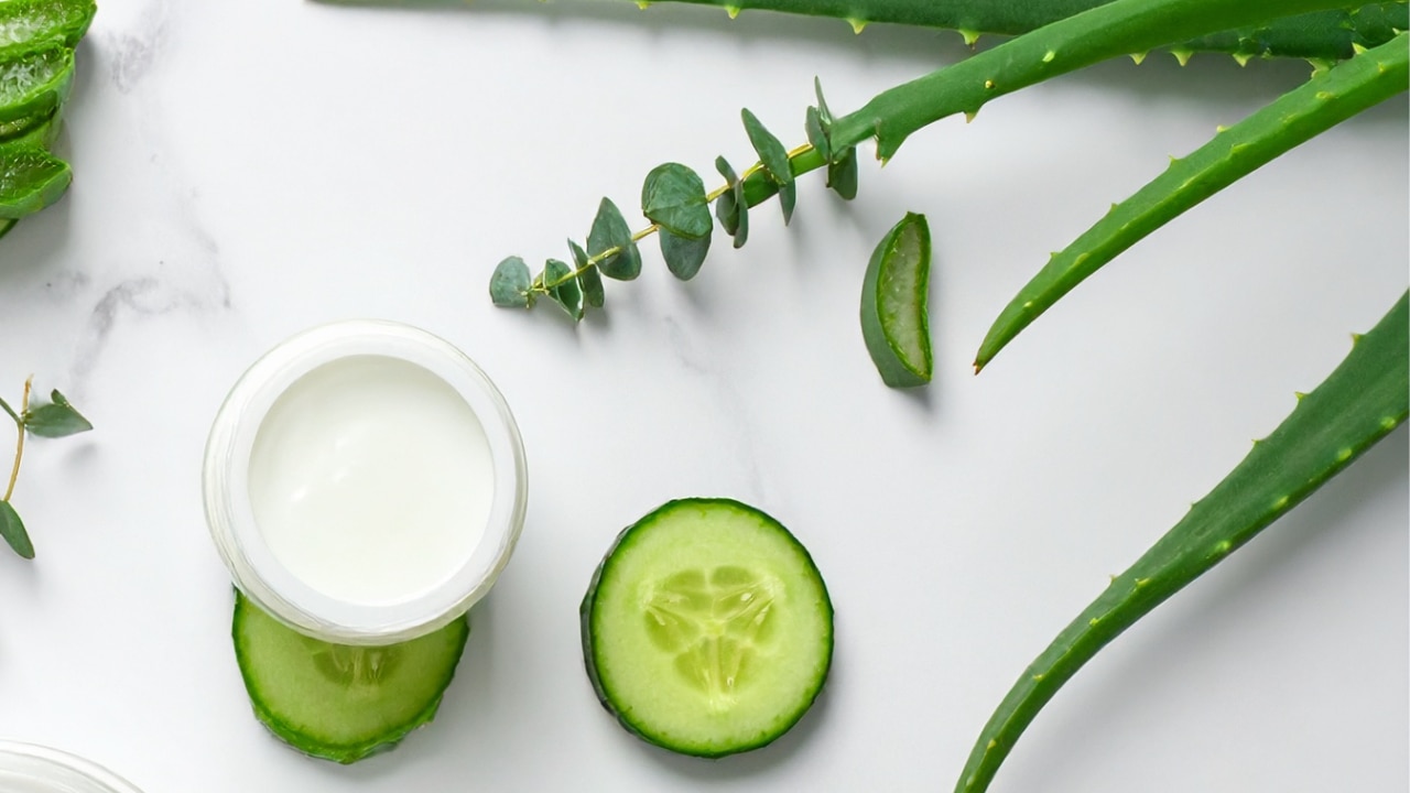 3. Aloe Vera + Cucumber (for Soothing & De-puffing)