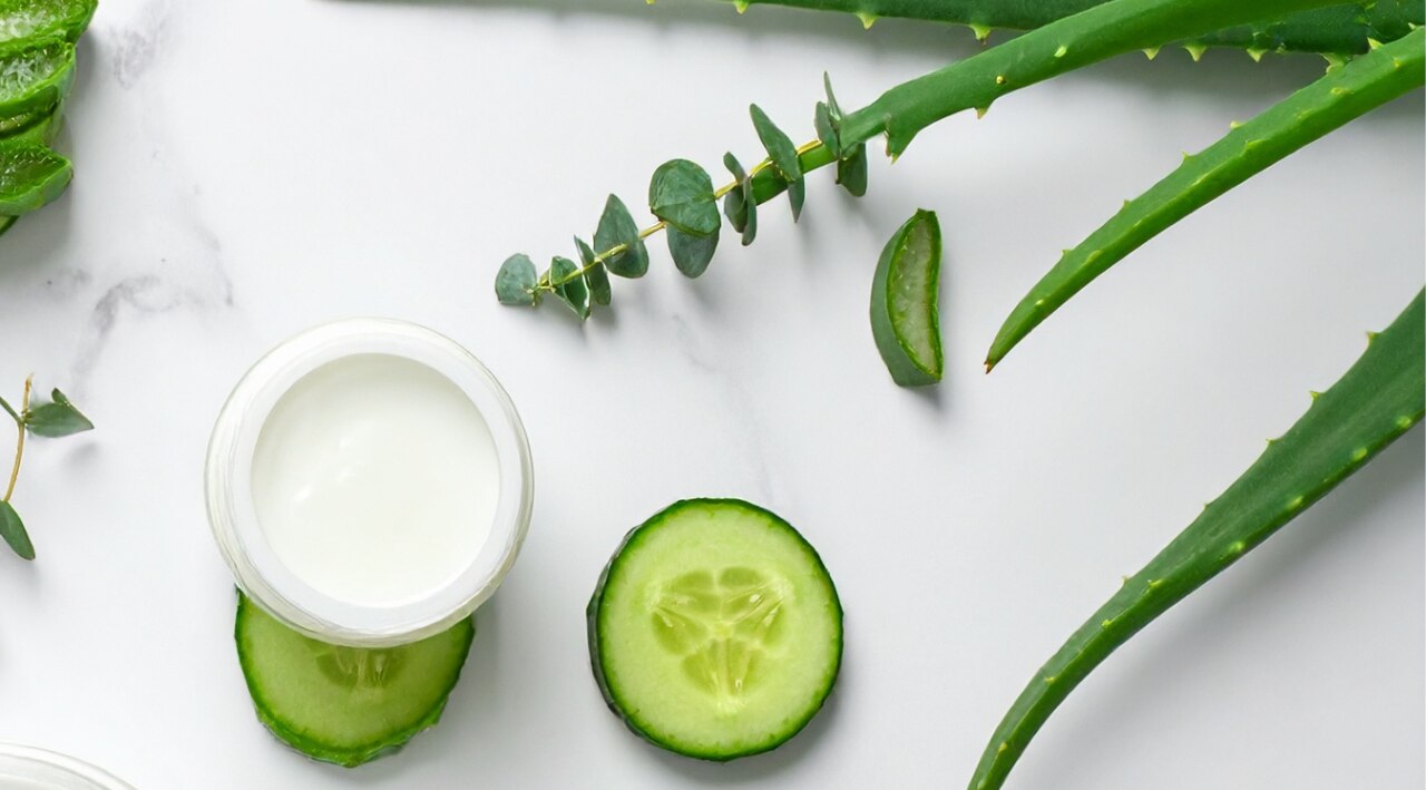 3. Aloe Vera + Cucumber (for Soothing & De-puffing)
