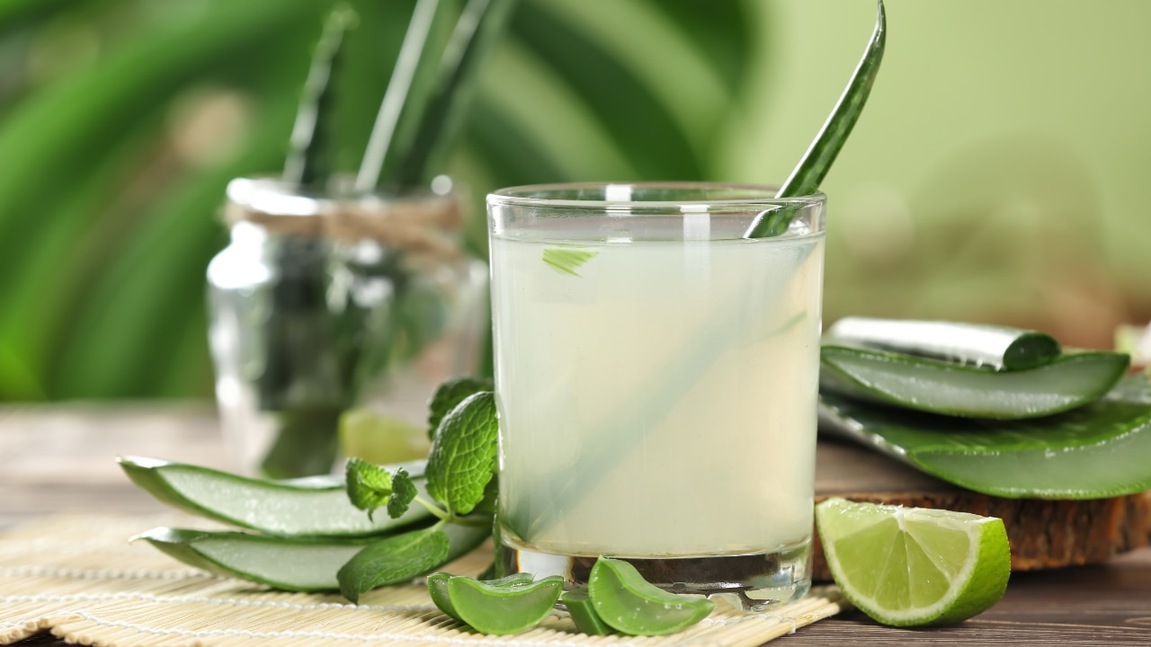 5. Aloe Vera + Lemon Juice (for Brightening & Dark Spots)