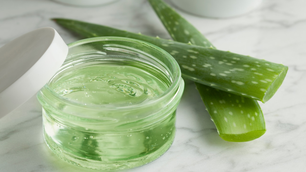 7. Aloe Vera + Green Tea (for Antioxidant Boost)