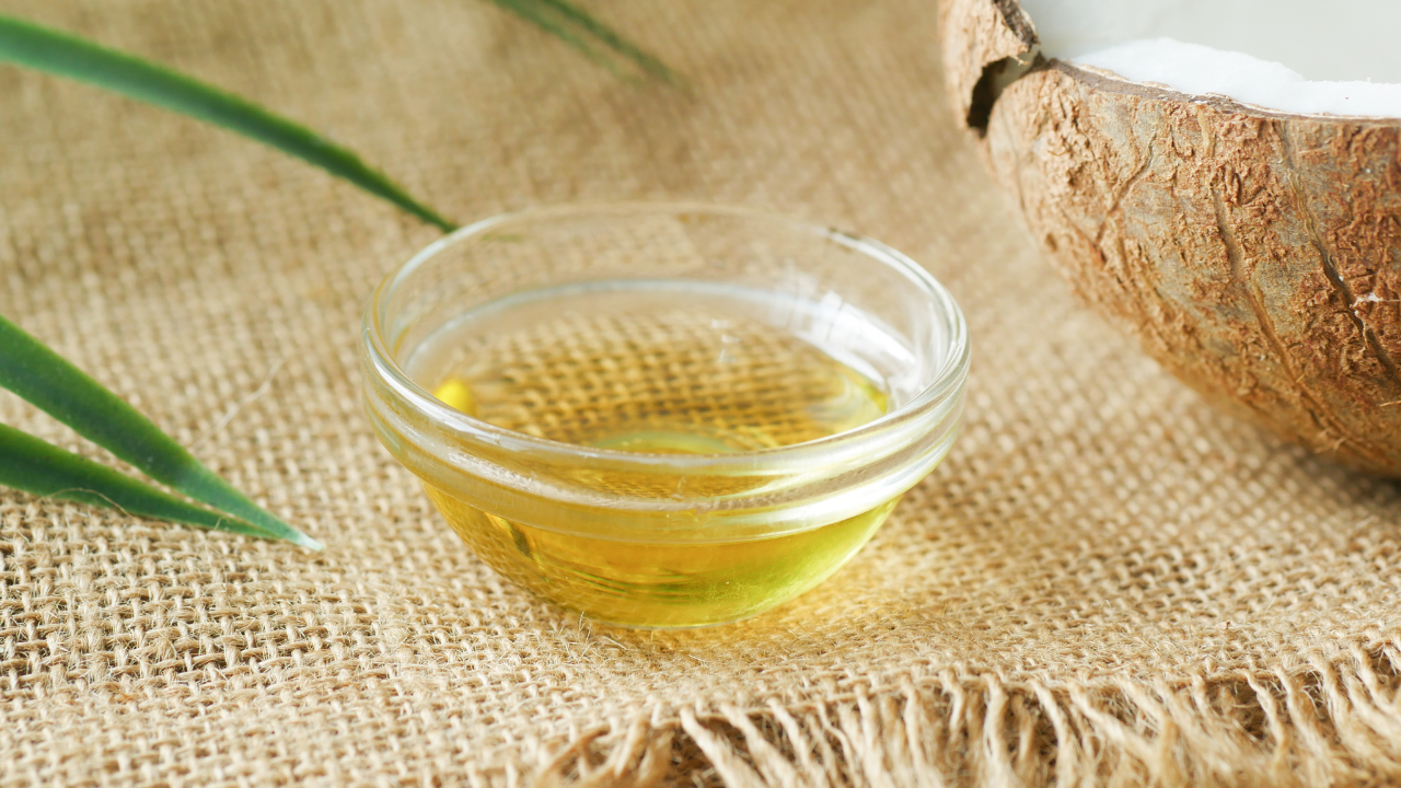 Best Time to Apply Coconut Oil