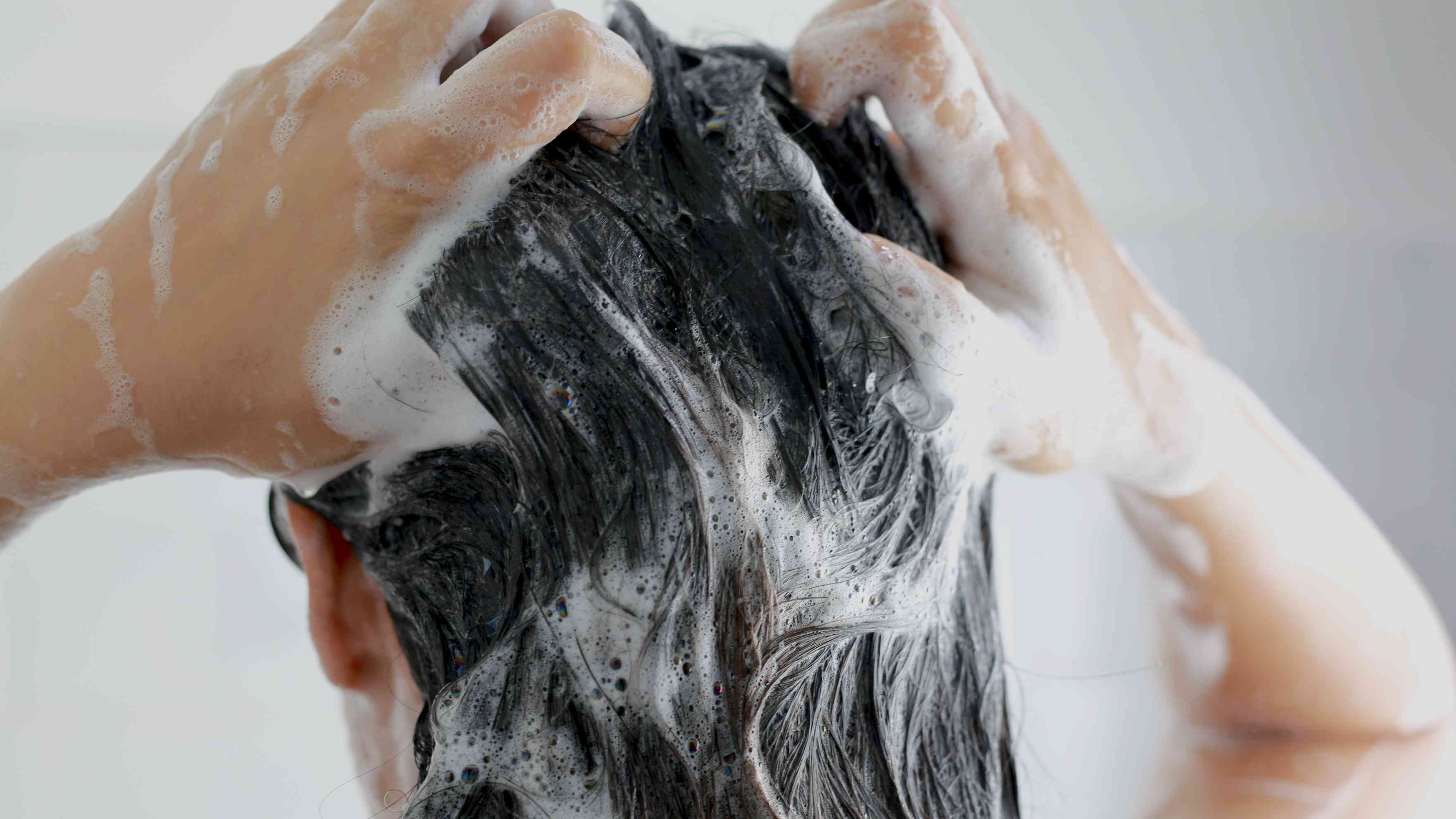 Focus Shampoo on the Scalp: