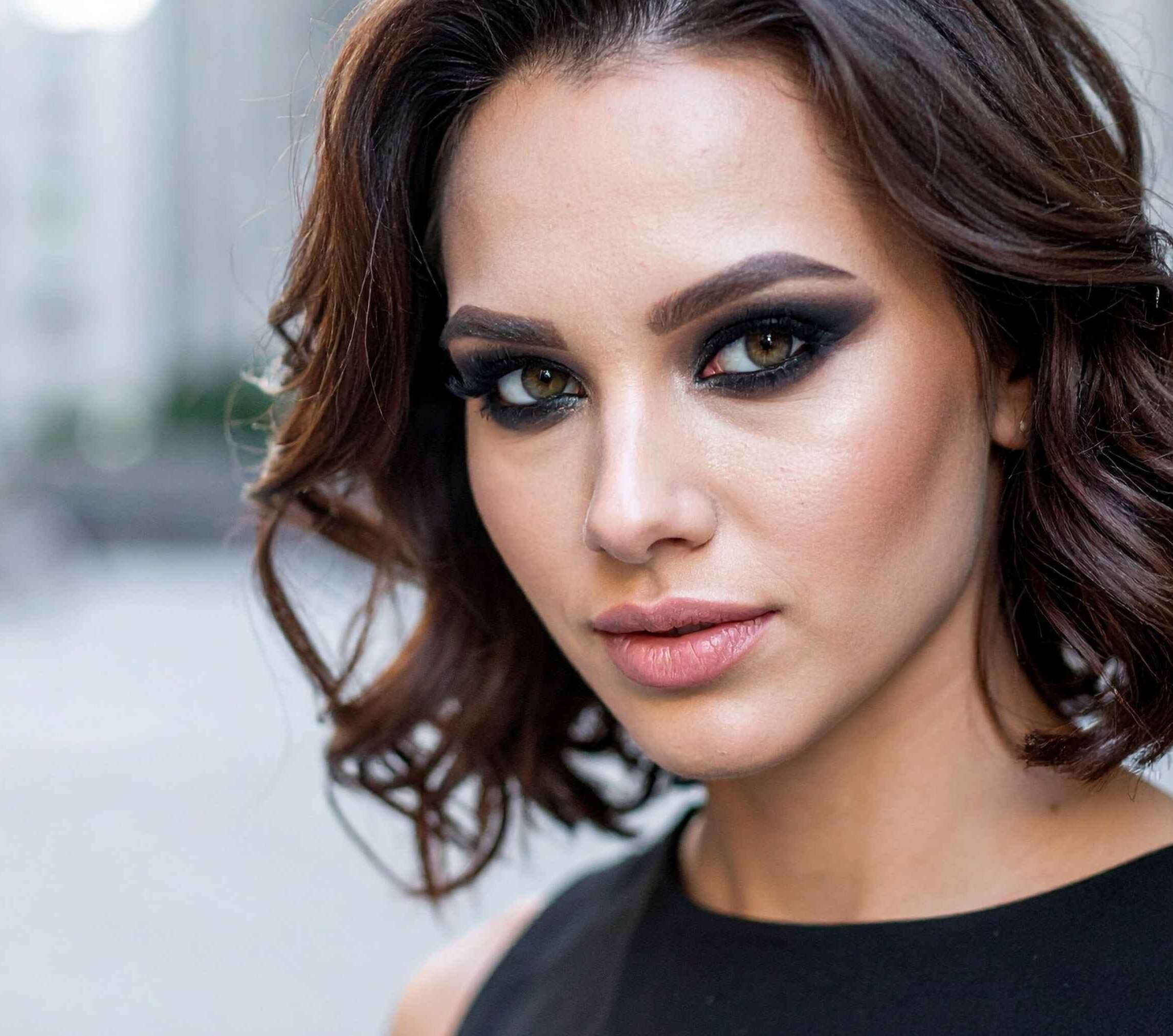Image of Smokey Eye Makeup: Easy Tutorial, Best Eyeshadows Picks & Trending Styles