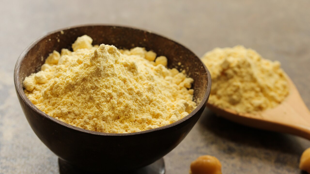 Honey Besan Face Pack (The Cleansing Brightener):