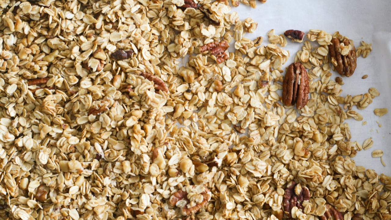 Oatmeal and Honey Mask (The Gentle Exfoliator):