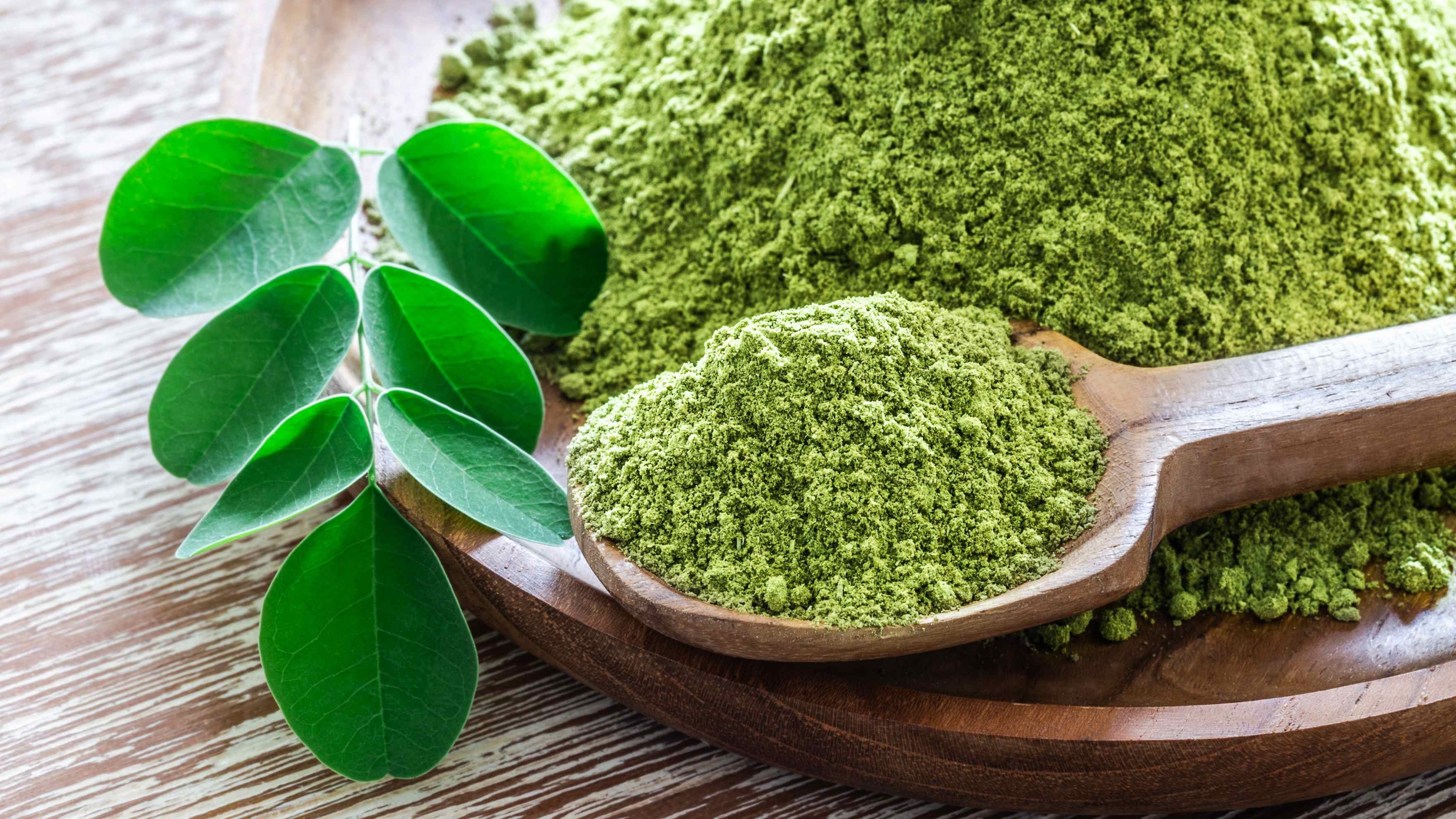 How to Use Moringa Powder for Hair