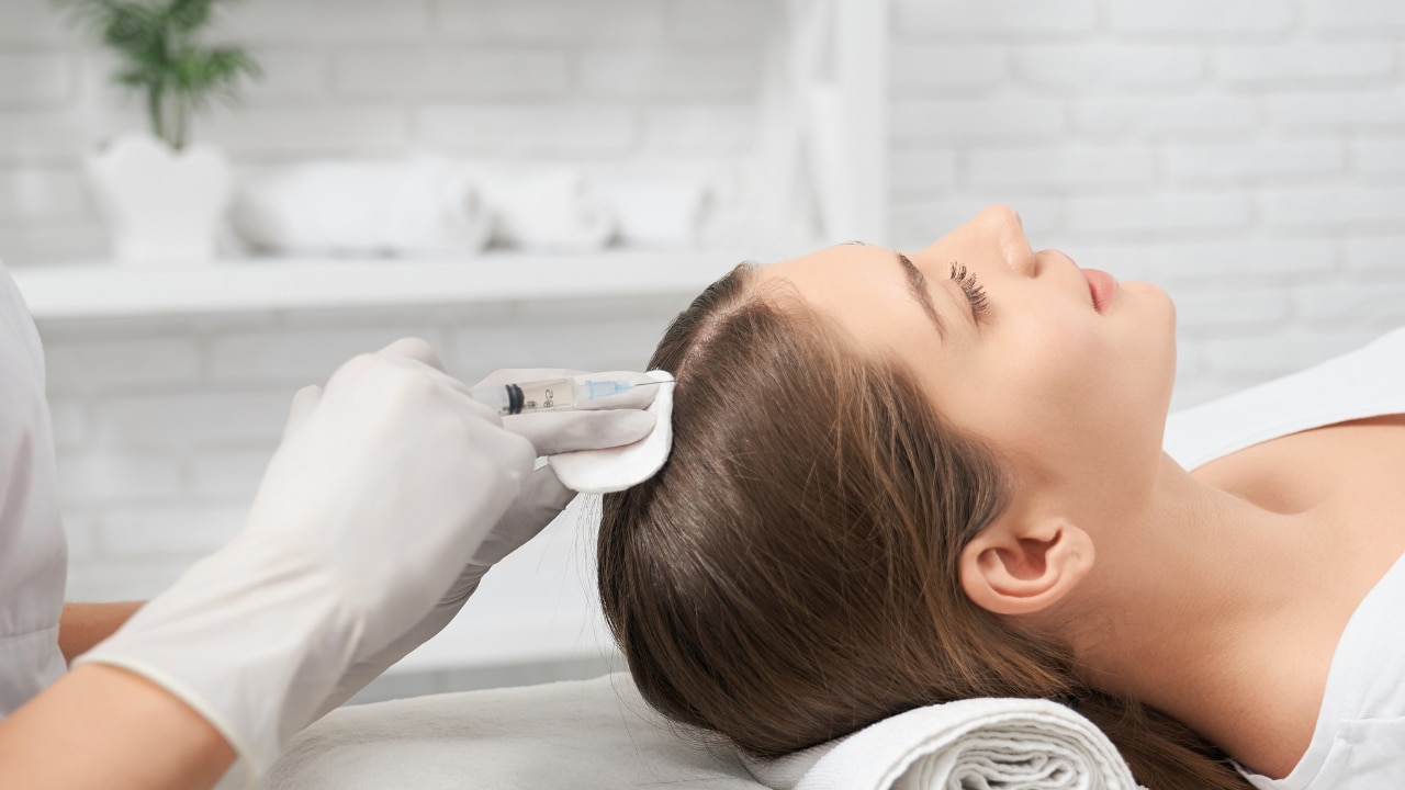 Fights Dandruff and Flaking: