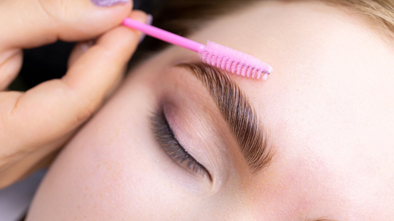 How to Shape Eyebrows with Pencil – Outlining and Arch Perfection