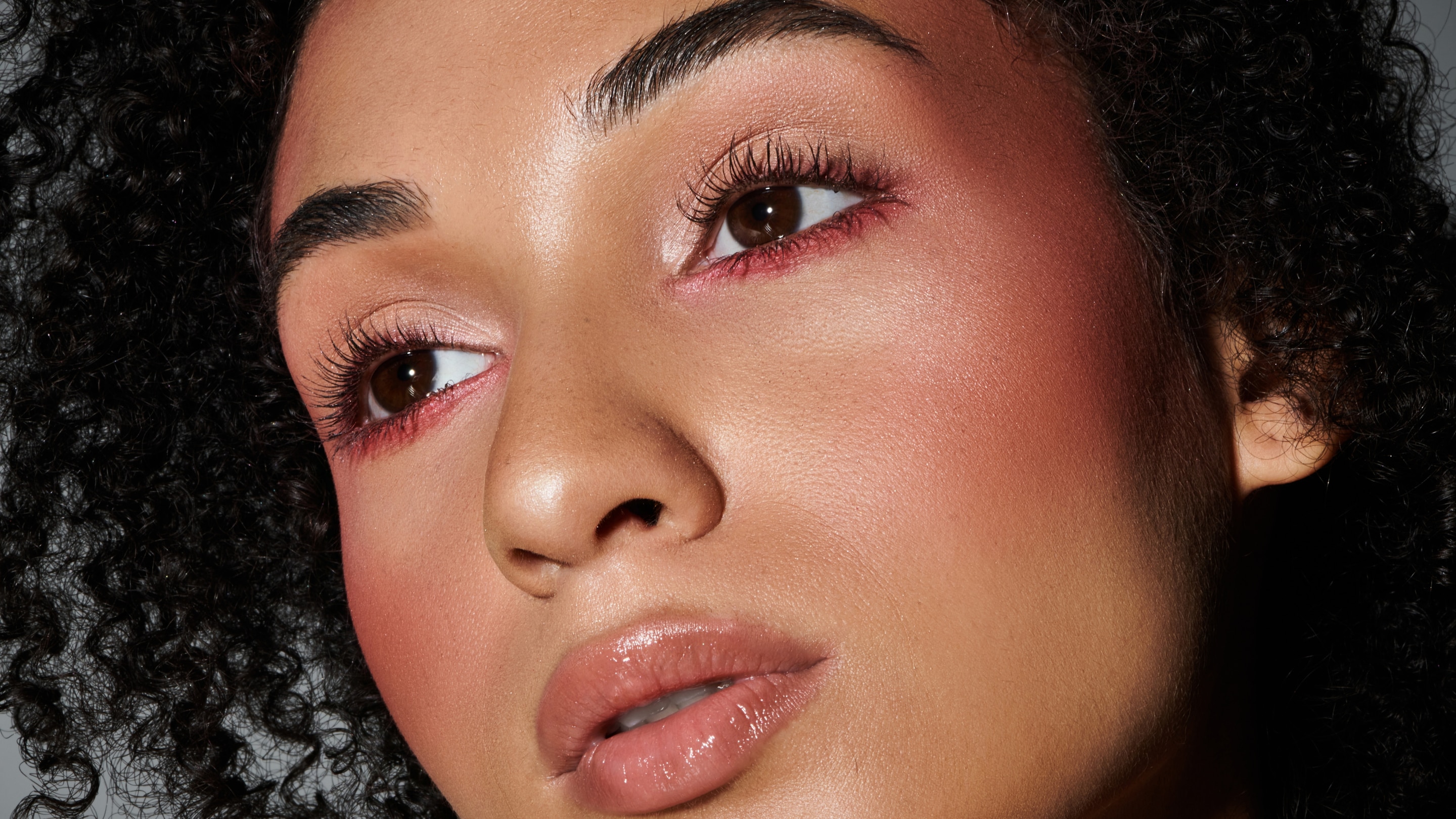 How to Choose the Right Blush for Your Skin Type