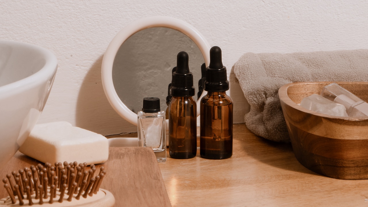 Tea Tree Oil Uses for Face: Different Ways to Add It to Your Routine