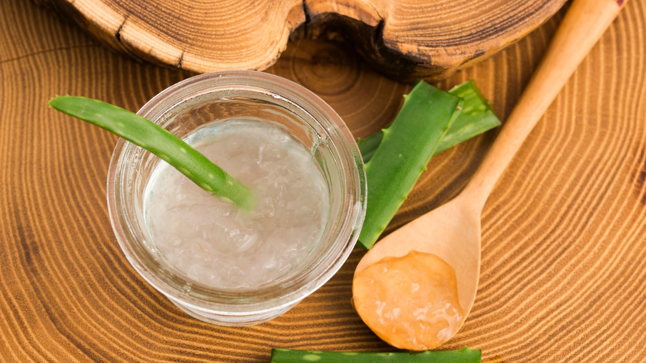 4. Aloe Vera & Vitamin E Mask – Skin Repair