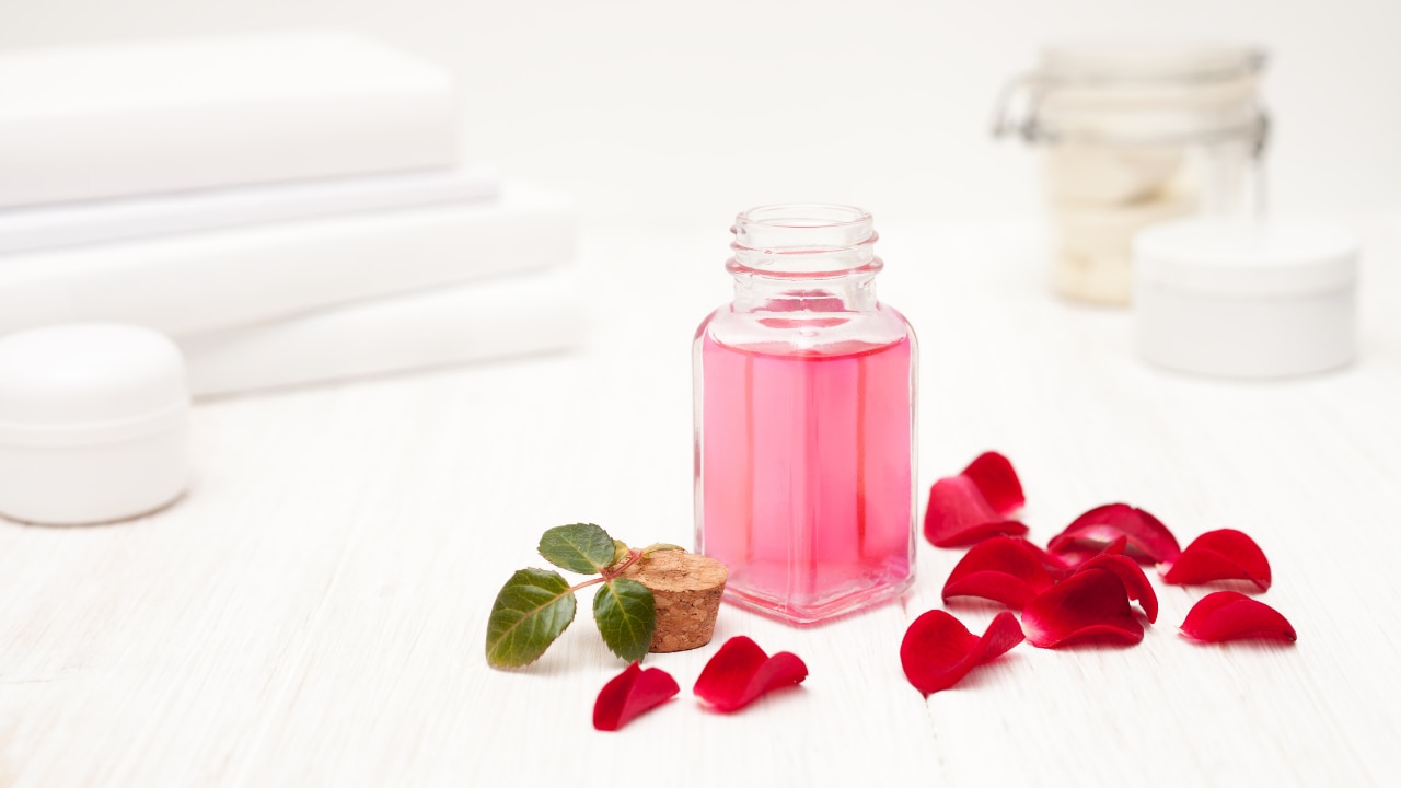 3. Rosewater & Glycerin Mask – For Plumpness