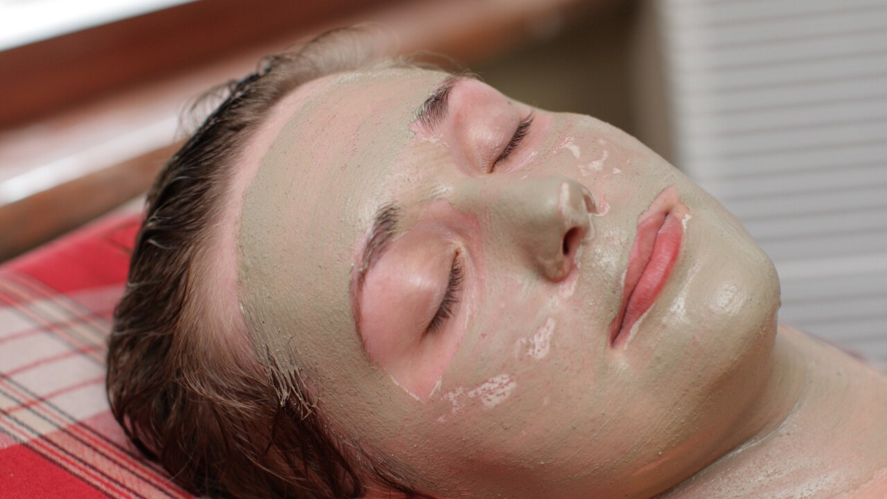 DIY Manjishtha Face Packs for Glowing & Clear Skin