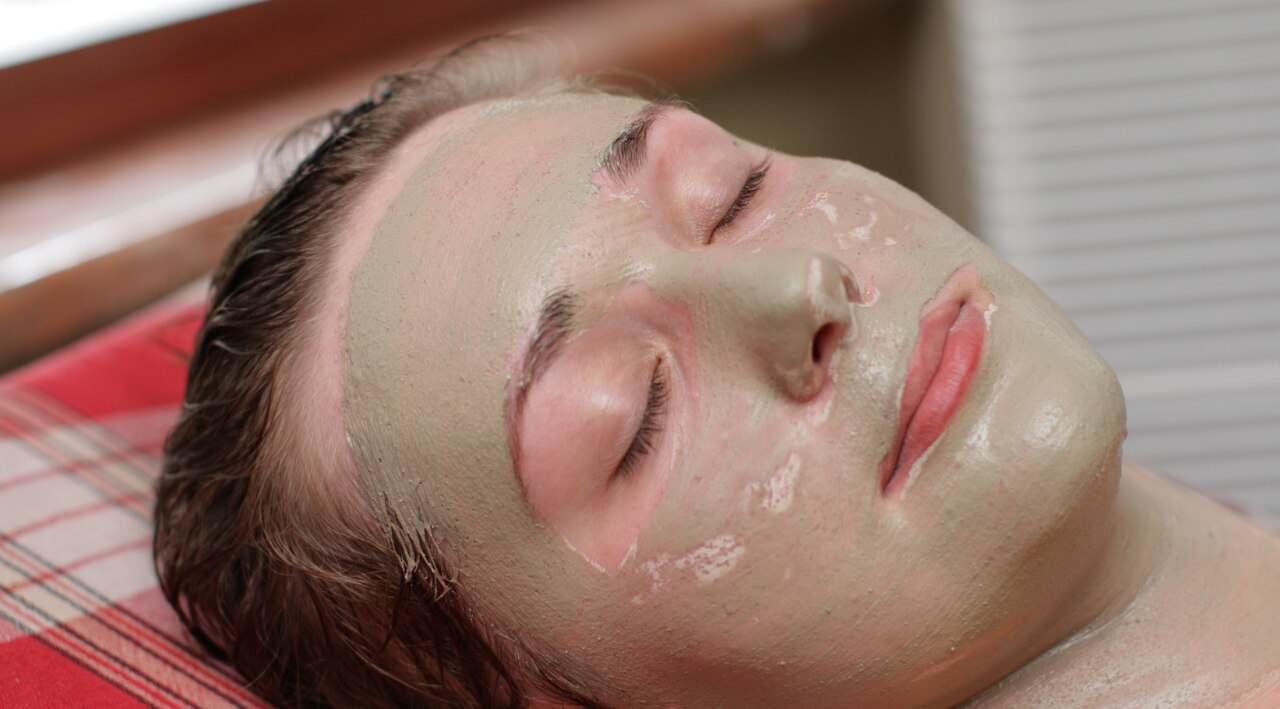 DIY Manjishtha Face Packs for Glowing & Clear Skin