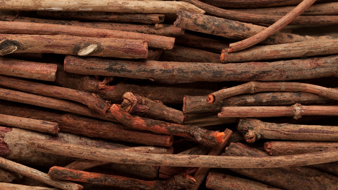 Image of Manjishtha Benefits for Skin: Natural Herb for Acne, Pigmentation & Radiance